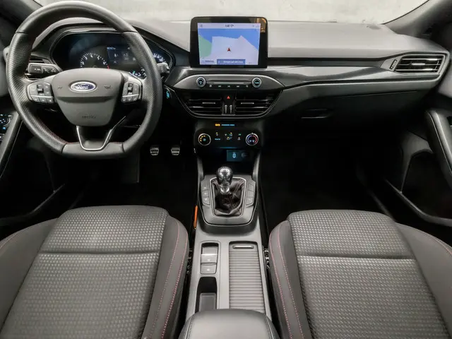 Ford Focus 1.0 EcoBoost ST Line Sport 2020 Benzine 6