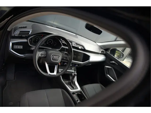 Audi Q3 45 TFSI e Advanced edition 2021 Hybride Benzine 4