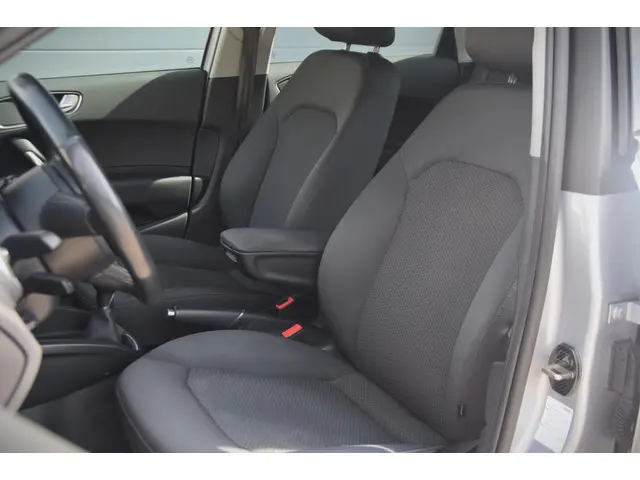 Audi A1 Sportback 1.0 TFSI Adrenalin S line 2017 Benzine 9