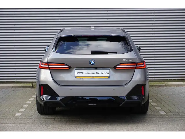 BMW 5 Serie Touring 530e 2025 Hybride Benzine 5