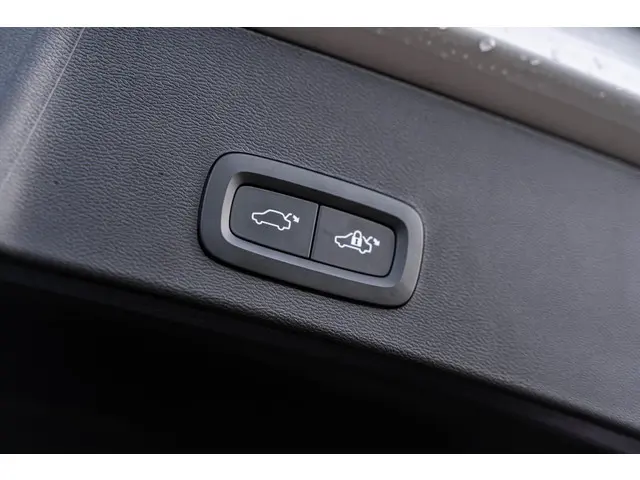 Volvo XC40 2.0 B4 Plus Dark 2024 Benzine 14