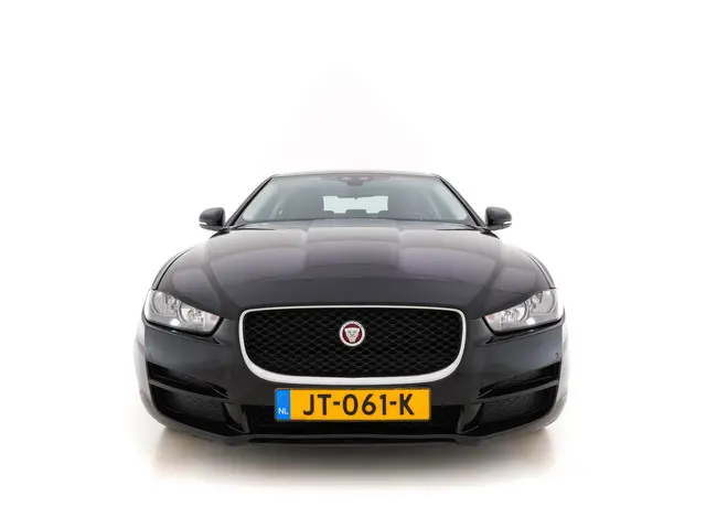 Jaguar XE 2
