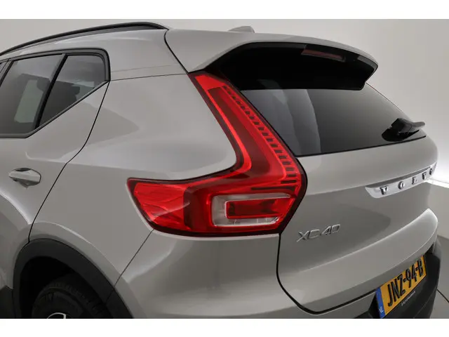 Volvo XC40 2.0 B3 Ultra Dark 2025 Hybride Benzine 49