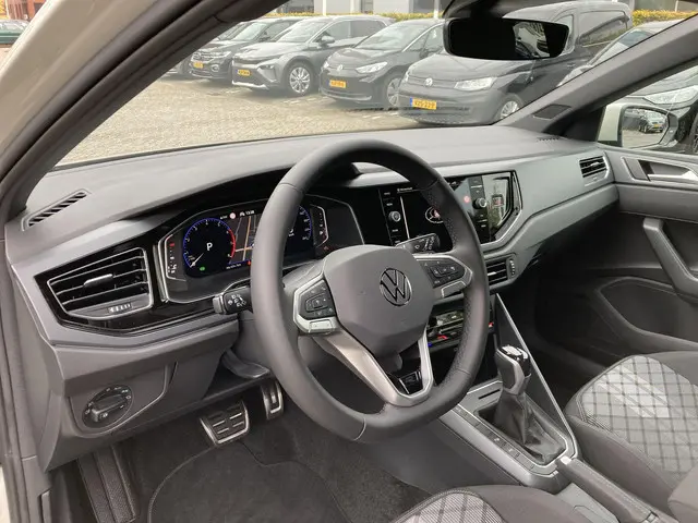 Volkswagen Polo 1.0 TSI R-Line Edition 2025 Benzine 14