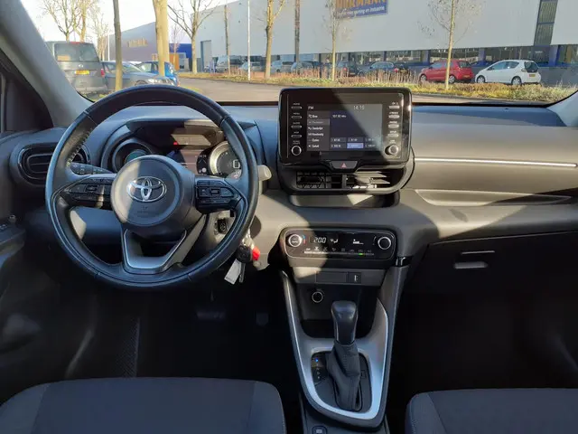 Toyota Yaris 1.5 Hybrid Dynamic 2020 Hybride Benzine 4