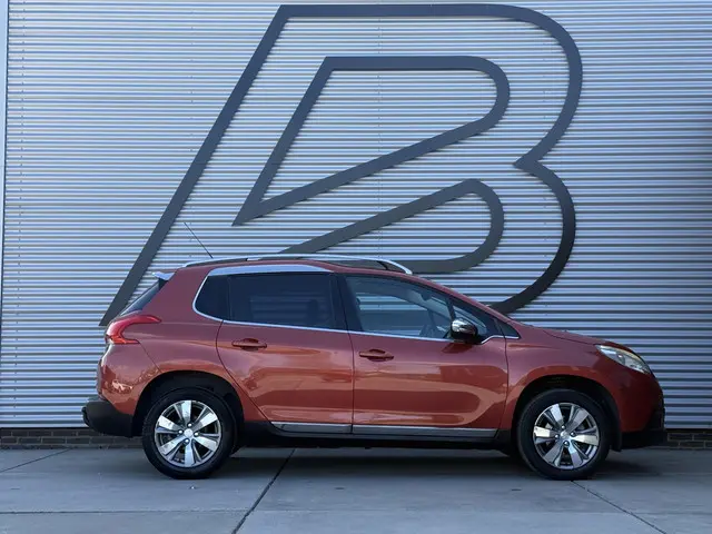 Peugeot 2008 1.2 VTi Allure 2014 Benzine 7