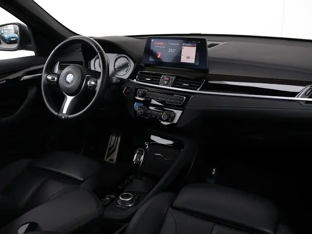 BMW X1 sDrive20i High Executive Edition 2021 Benzine 20