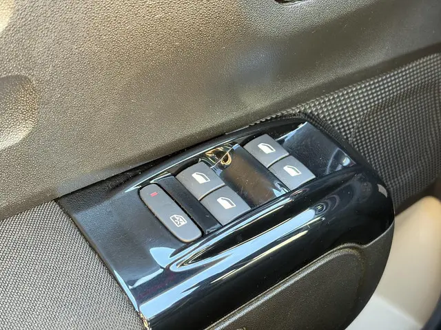 Citroën C3 1.2 PureTech S&S Shine 2017 Benzine 31