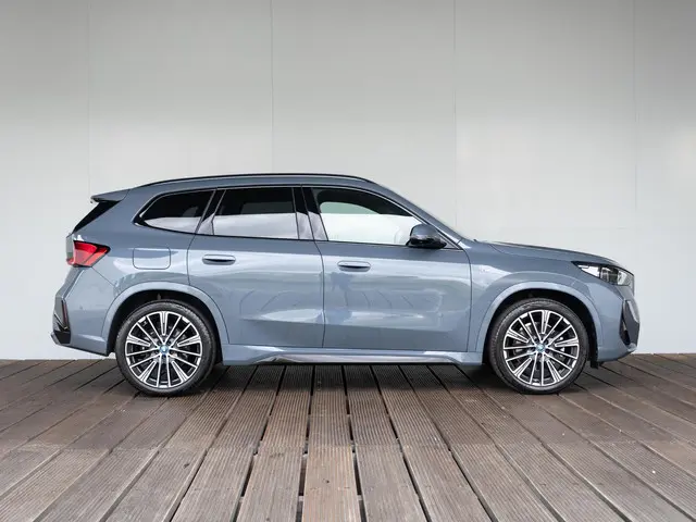 BMW X1 xDrive30e 2023 Hybride Benzine 4
