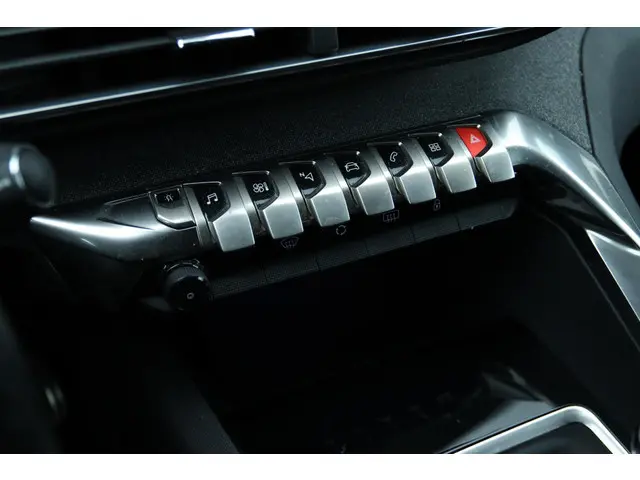 Peugeot 3008 1.2 PT GT LINE 2017 Benzine 27