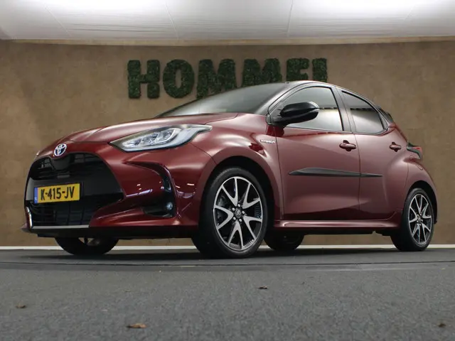 Toyota Yaris 1.5 Hybrid Executive 2020 Hybride Benzine 12
