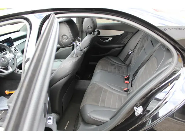 Mercedes-Benz C-Klasse 180 Bns Sol. AMG 2019 Benzine 19
