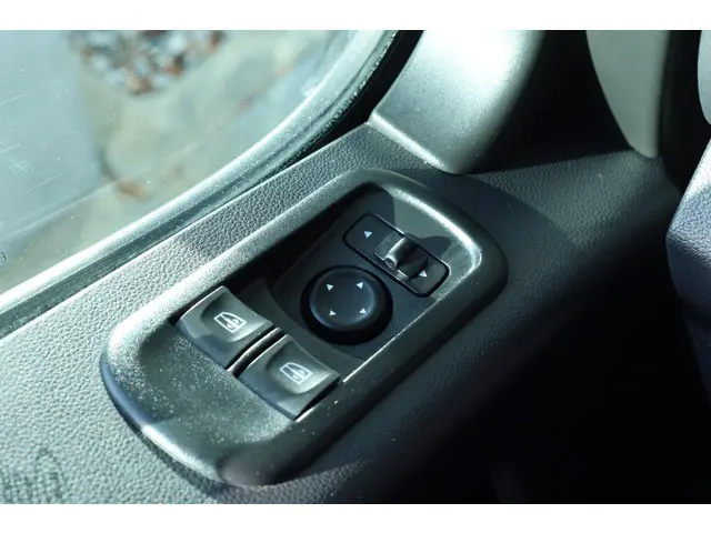 Renault Master T35 2.3 dCi 135 L2H2 Comfort 2022 Diesel 12