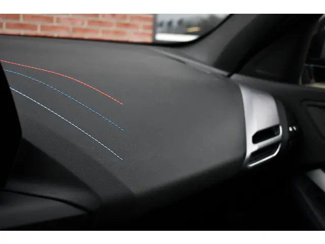 BMW 1 Serie 120 M-Sport 2024 Benzine 59