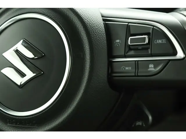 Suzuki Swift 1.2 Comfort Smart Hybrid 2026 Benzine 21