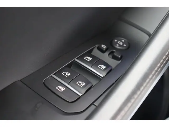 BMW X6 M50i High Executive 2021 Benzine 39