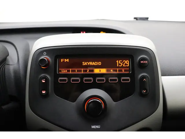 Peugeot 108 1.0 e-VTi Active 2015 Benzine 19