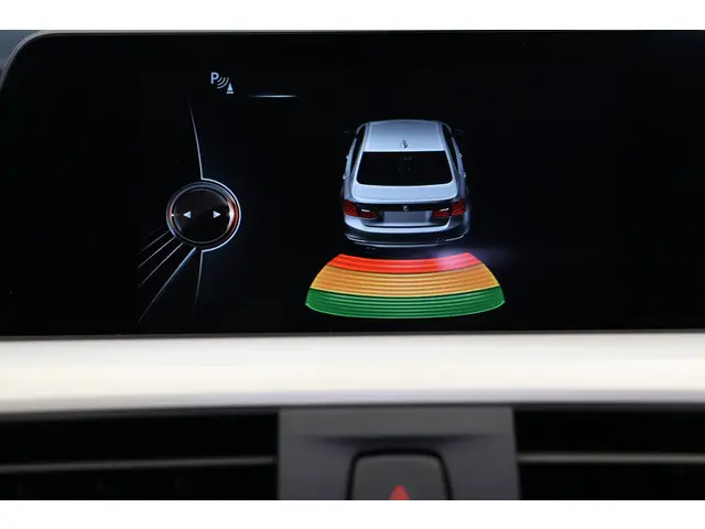 BMW 3 Serie 318i Essential | Automaat|Leder| 2016 Benzine 7