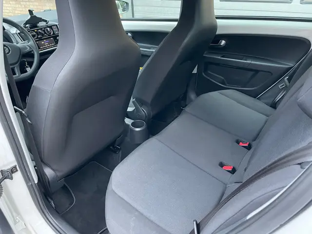 Volkswagen up! 1.0 BMT move up! 2017 Benzine 11