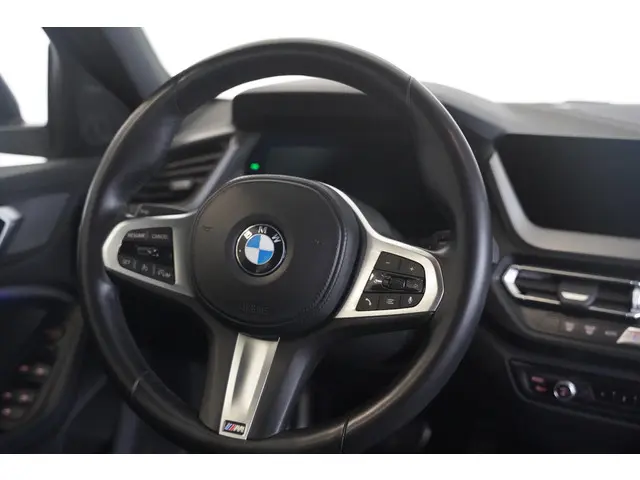 BMW 1 Serie 5-deurs 120i 2022 Benzine 11