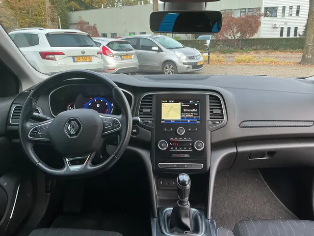 Renault Mégane Estate 1.3 TCe Limited 2020 Benzine 12