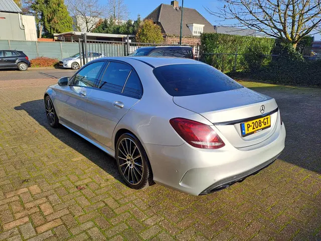 Mercedes-Benz C-Klasse 300 Prestige 2017 Benzine 3