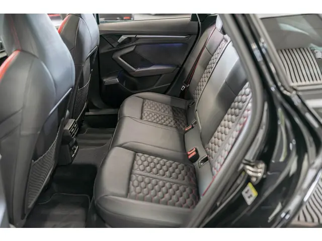 Audi RS3 2.5 TFSI quattro HUD Pano B&O PPF 2022 Benzine 32