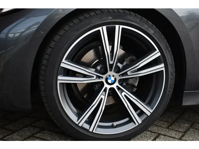 BMW 3 Serie Touring 320i M-Sport 2020 Benzine 65