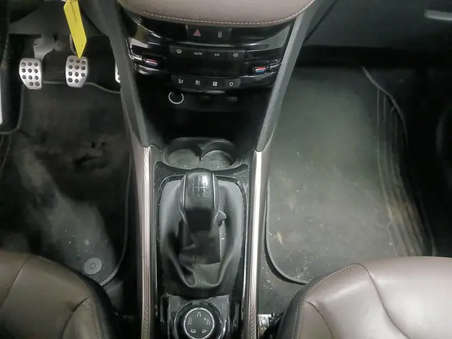 Peugeot 2008 1.6 VTi Féline SCHADEAUTO!! WOK!! 2013 Benzine 19