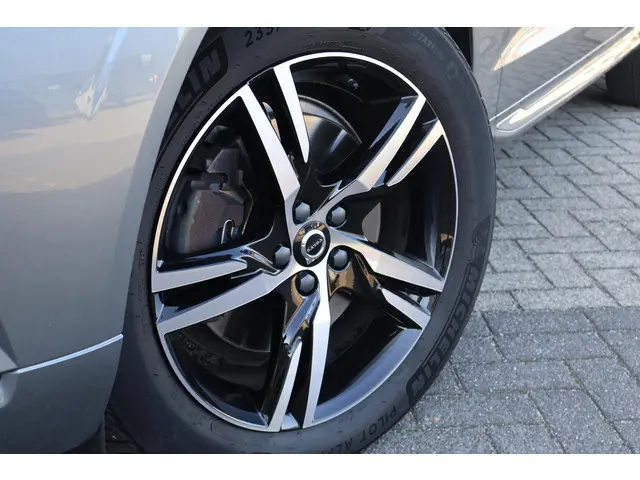 Volvo XC60 T8 AWD Inscription 2021 Hybride Benzine 12