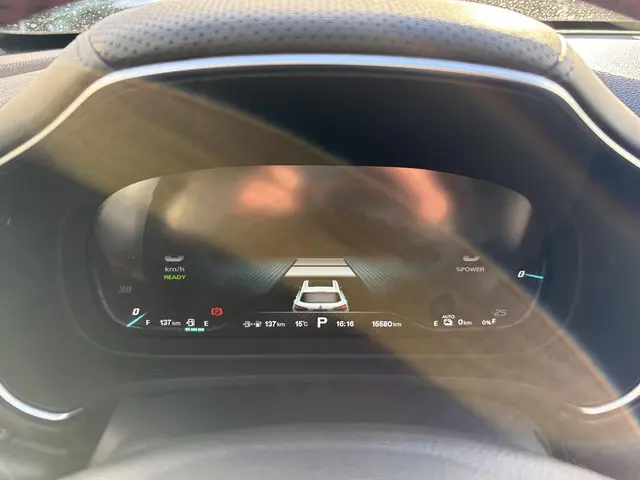 MG EHS 1.5 TGDI Luxury 2023 Hybride Benzine 24