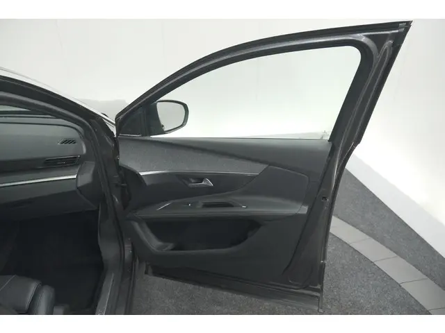 Peugeot 3008 1.6 PureTech 180 GT Line 2019 Benzine 78