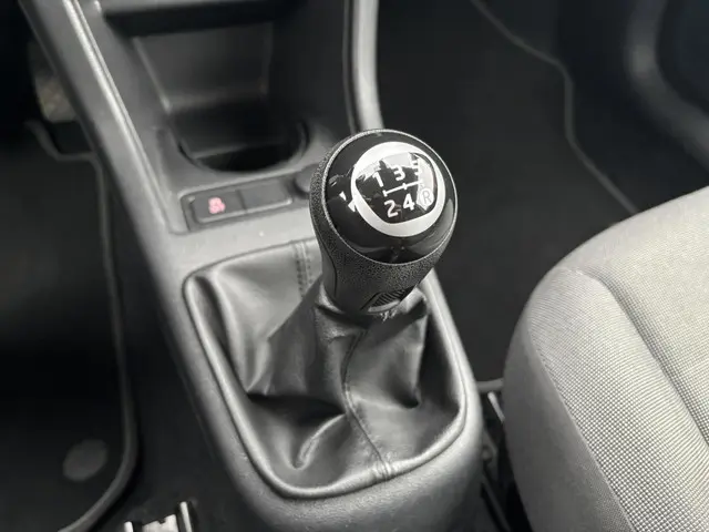 Volkswagen up! 1.0 move up! BlueMotion | Airco | 2013 Benzine 7