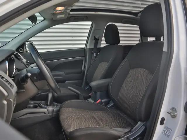 Mitsubishi ASX 1.6 Cleartec Intense+ 2014 Benzine 17