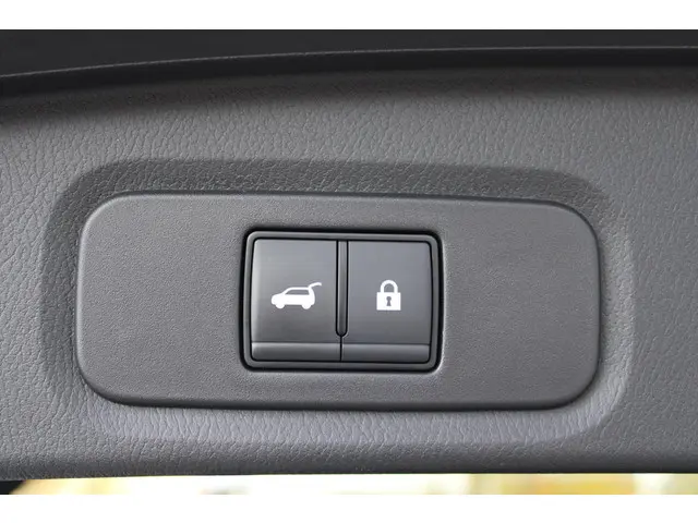 Nissan QASHQAI 1.3 MHEV Xtronic Tekna + 2025 Benzine 18