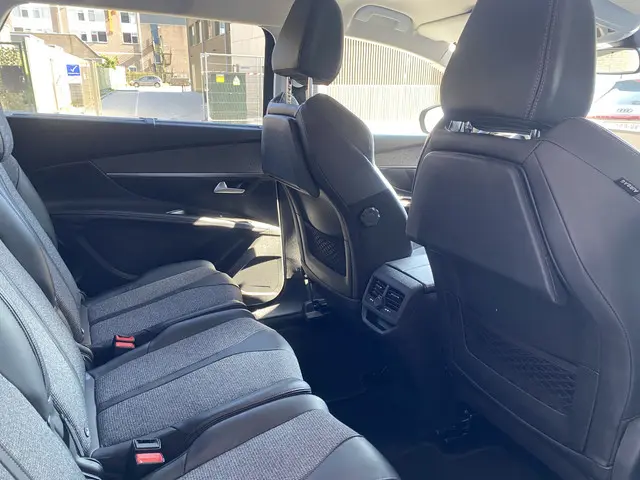 Peugeot 5008 1.2 PureTech Allure 2018 Benzine 6