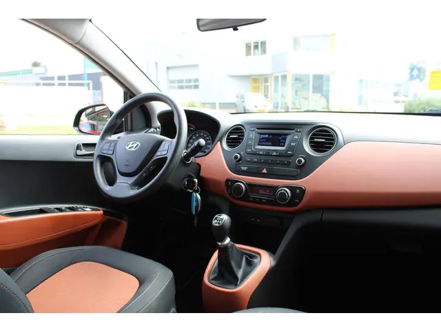 Hyundai i10 1.0i i-Motion Comfort 2016 Benzine 14