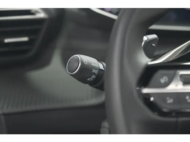 Peugeot 2008 Hybrid 136 e-DSC6 GT 2024 Hybride Benzine 41