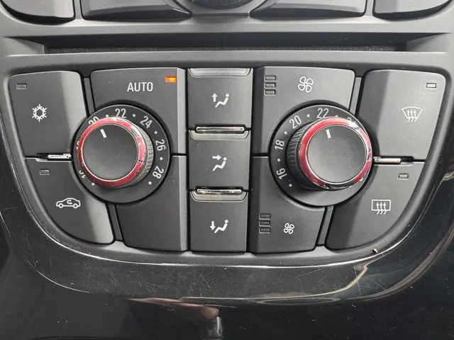 Opel Astra 1.4 Turbo Sport + 2016 Benzine 22