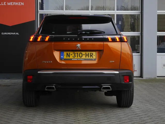 Peugeot 2008 1.2 130PK PureTech GT Pack 2021 Benzine 4