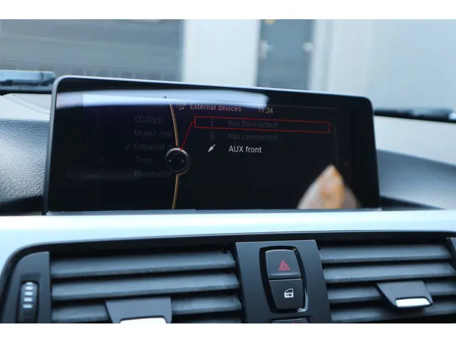 BMW 3 Serie 335i High Executive 2012 Benzine 26