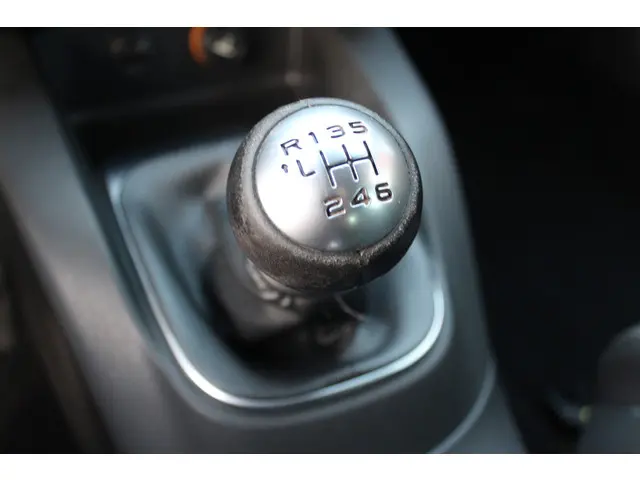 Citroën C4 1.2 PureTech 130 PK 2016 Benzine 18