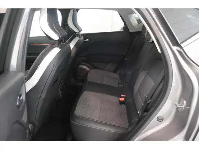 Renault Captur 1.3 160 Pk techno Automaat 2023 Benzine 12