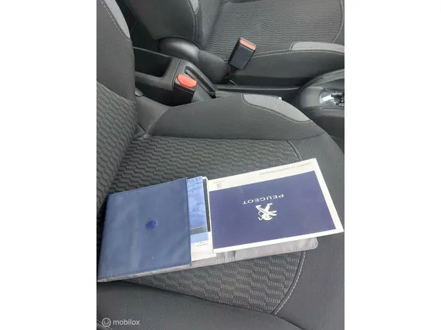 Peugeot 208 1.2 PureTech Active 2016 Benzine 9
