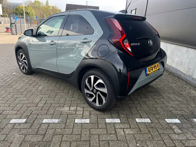 Toyota Aygo X 1.0 VVT-i MT Envy 2024 Benzine 2