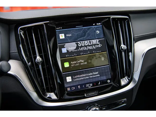 Volvo S60 2.0 B4 Ultimate Dark 2023 Benzine 15