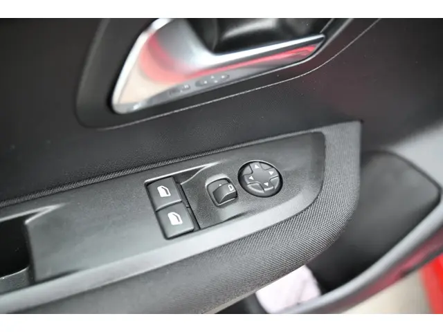 Peugeot 208 1.2 PureTech Active 2020 Benzine 17