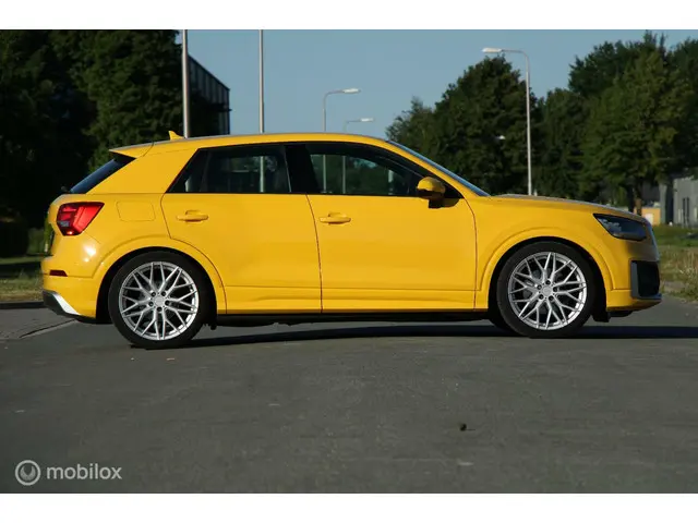 Audi Q2 3