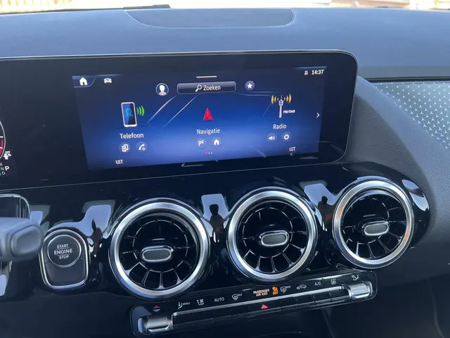 Mercedes-Benz GLA 250 e Luxury Line 2023 Hybride Benzine 8