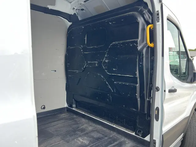 Ford Transit 350 2.0 TDCI L3H3 Trend 2022 Diesel 12